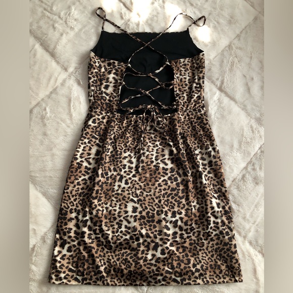 Women’s Garage Satin Cheetah 🐆 Print Lace Up Back Bodycon Dress - Picture 5 of 14